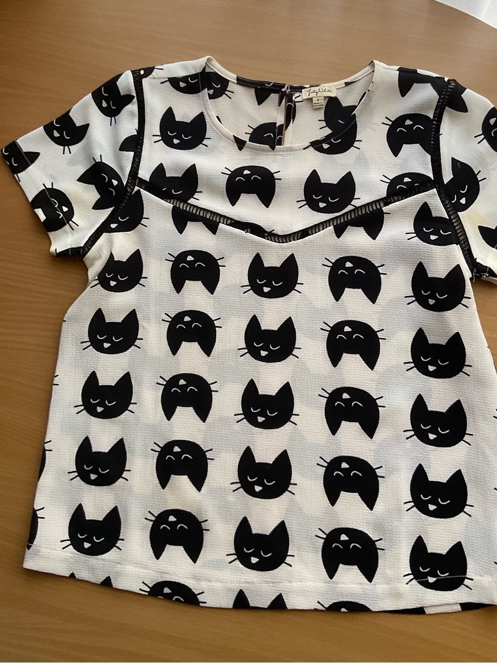 Lily White Girls' White & Black Cat Print Short Sleeve Top Sz S